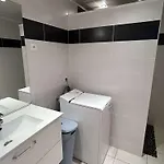 Villa Maison Spacieuse Avec Piscine, Tennis Et Terrasse, Parking Privé à - Fr-1-387-163