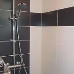 Maison Spacieuse Avec Piscine, Tennis Et Terrasse, Parking Privé à - Fr-1-387-163