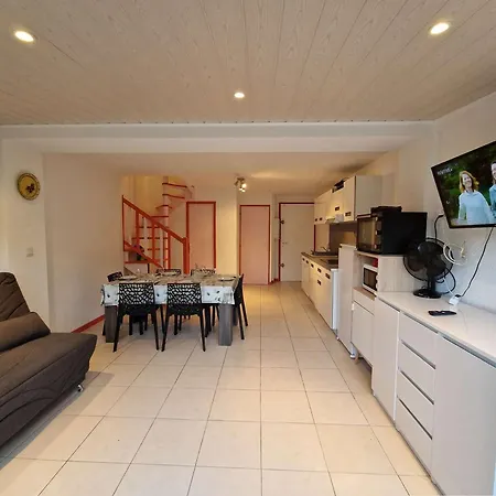 Maison Spacieuse Avec Piscine, Tennis Et Terrasse, Parking Prive A - Fr-1-387-163 فيلة *