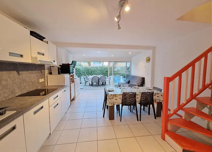 Villa Maison Spacieuse Avec Piscine, Tennis Et Terrasse, Parking Prive A - Fr-1-387-163